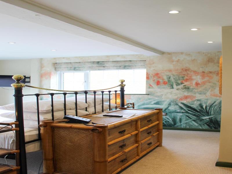 The Crescent Turner Hotel image