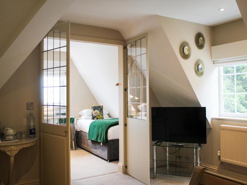The Crescent Turner Hotel image