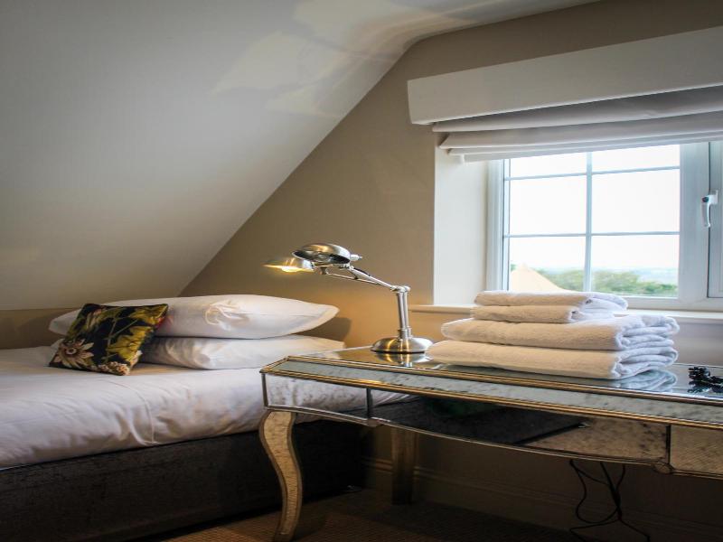 The Crescent Turner Hotel image