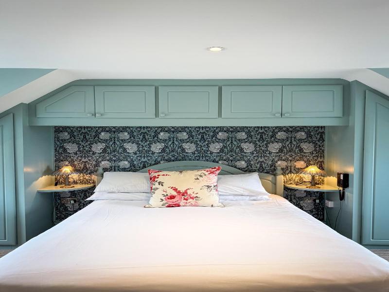 The Crescent Turner Hotel image