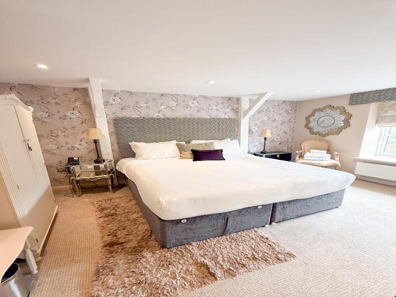 The Crescent Turner Hotel image