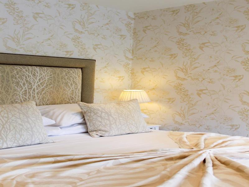 The Crescent Turner Hotel image