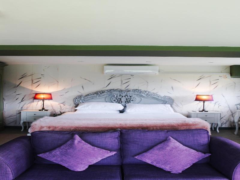 The Crescent Turner Hotel image