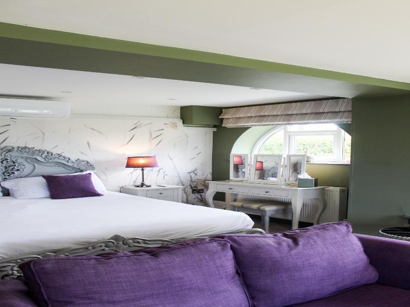The Crescent Turner Hotel image