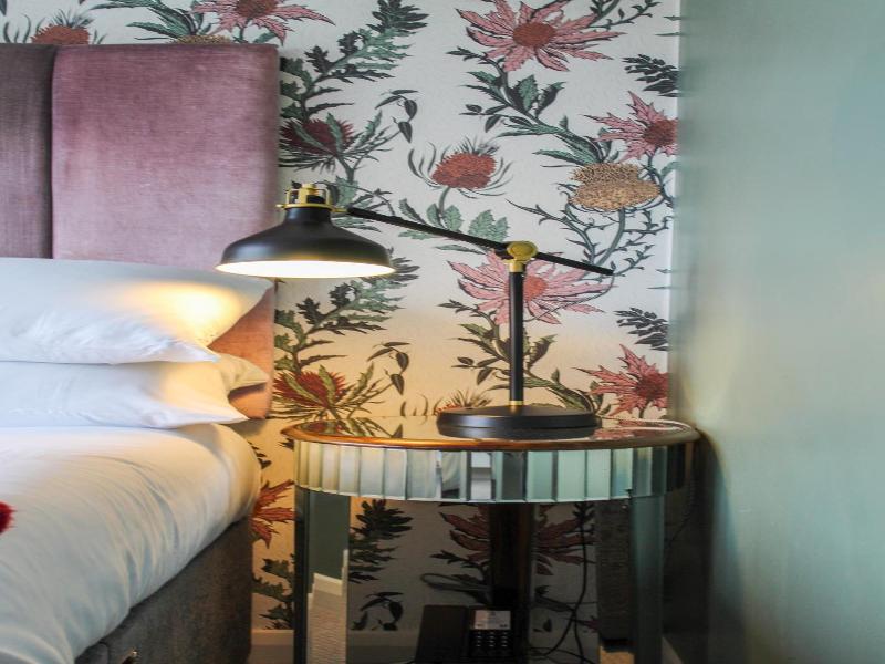 The Crescent Turner Hotel image