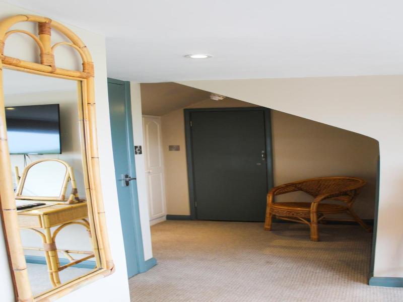 The Crescent Turner Hotel image