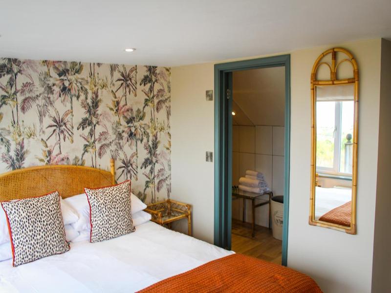 The Crescent Turner Hotel image