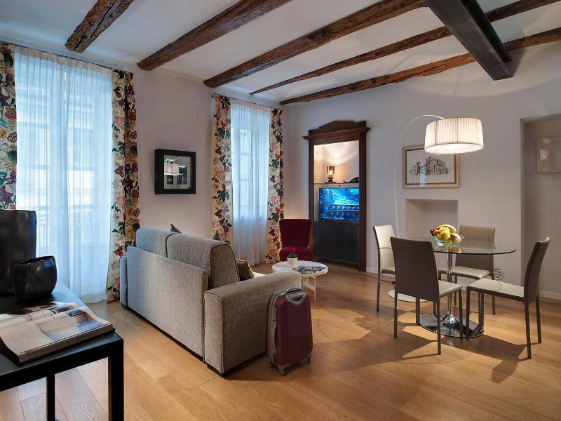 Piazza Vittorio Suites image