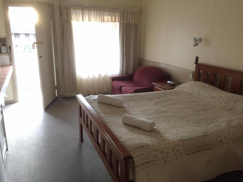 Woodmans Hill Motel image