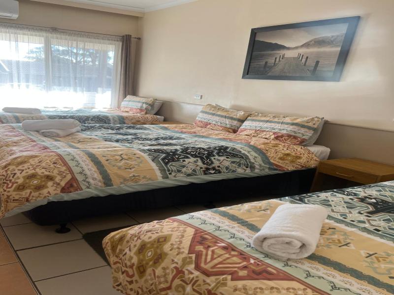 Woodmans Hill Motel image
