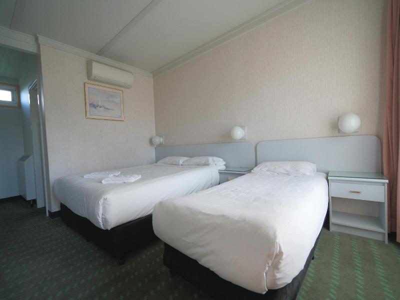 Olympia Motel image