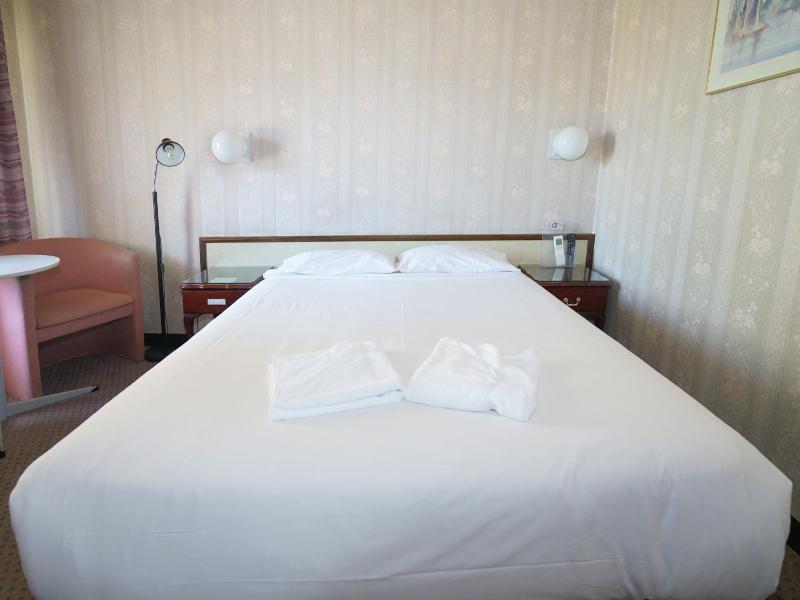 Olympia Motel image