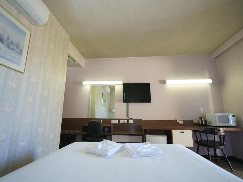 Olympia Motel image