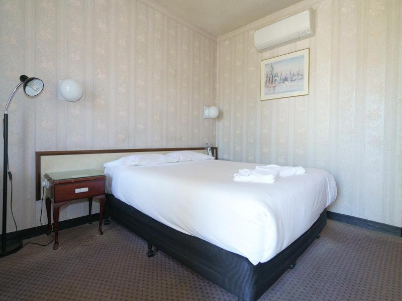 Olympia Motel image