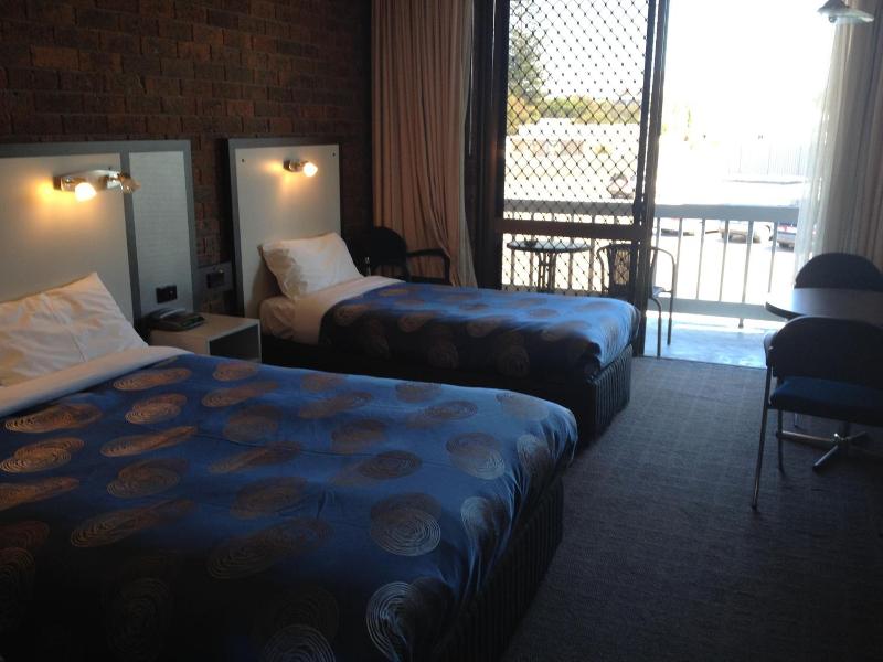 The Central Hotel Motel Lakes Entrance image