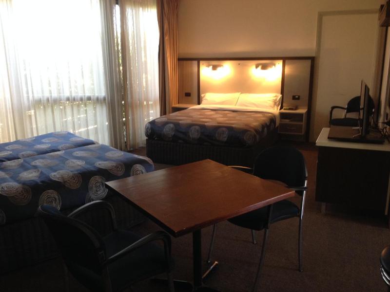 The Central Hotel Motel Lakes Entrance image