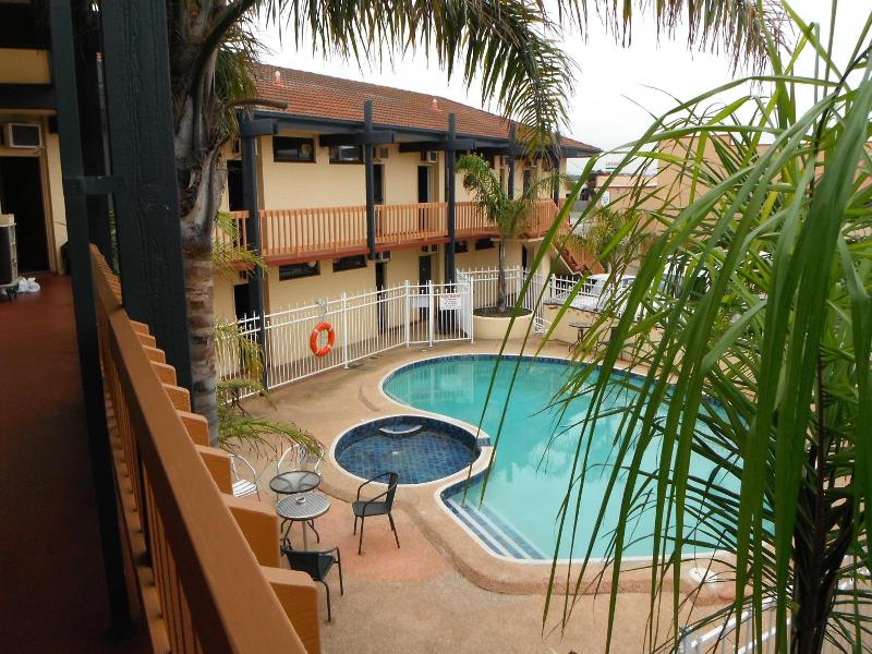 The Central Hotel Motel Lakes Entrance image