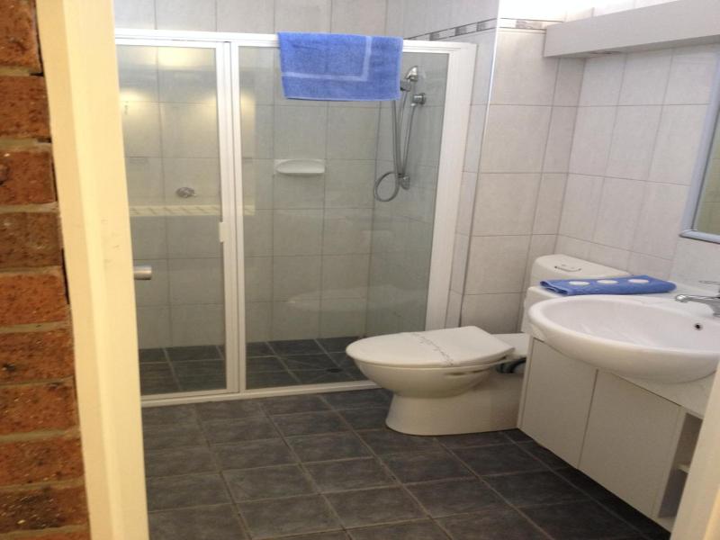 The Central Hotel Motel Lakes Entrance image