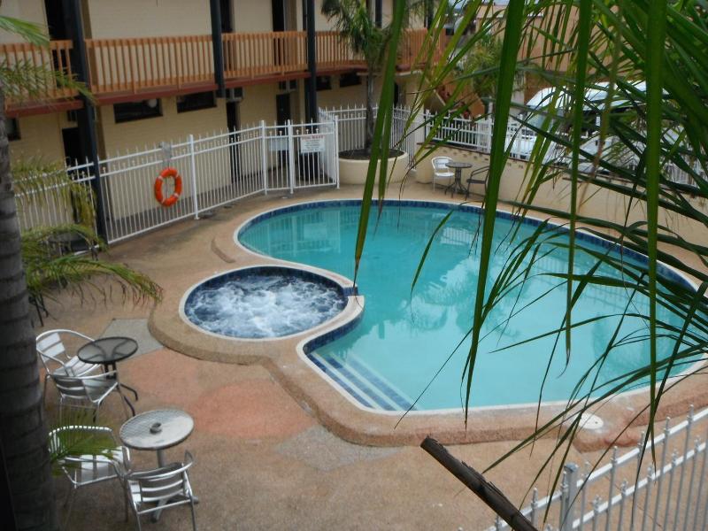 The Central Hotel Motel Lakes Entrance image