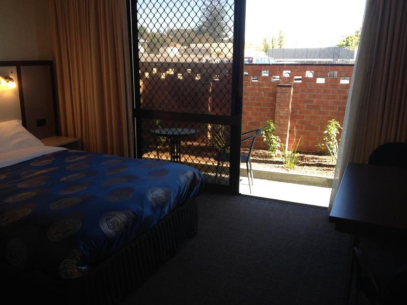 The Central Hotel Motel Lakes Entrance image