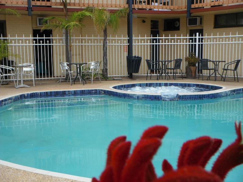 The Central Hotel Motel Lakes Entrance image