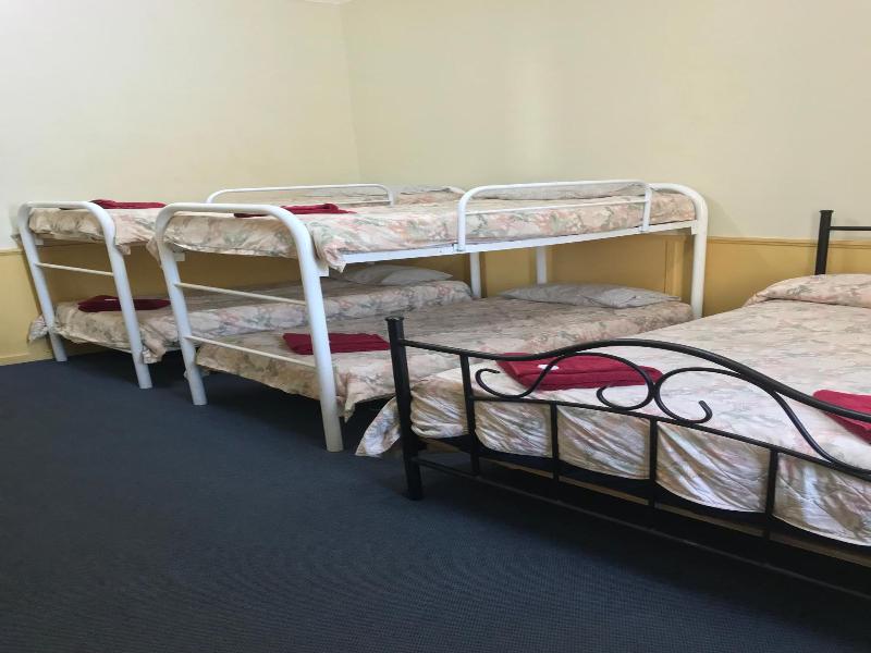 Travelway Motel