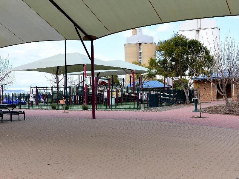 Travelway Motel