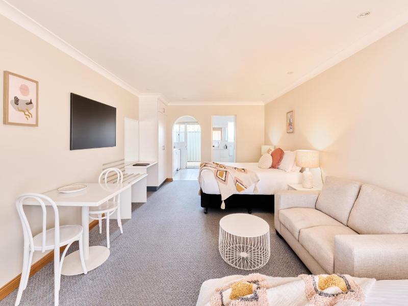 Harbourview House image