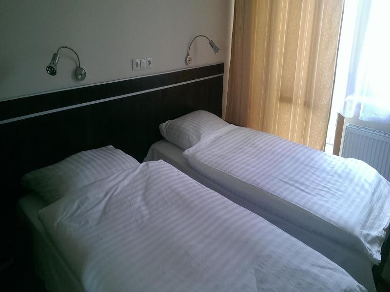 Hotel E7 image