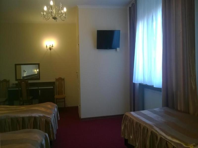 Hotel E7 image