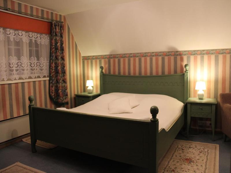 Alex Maja image
