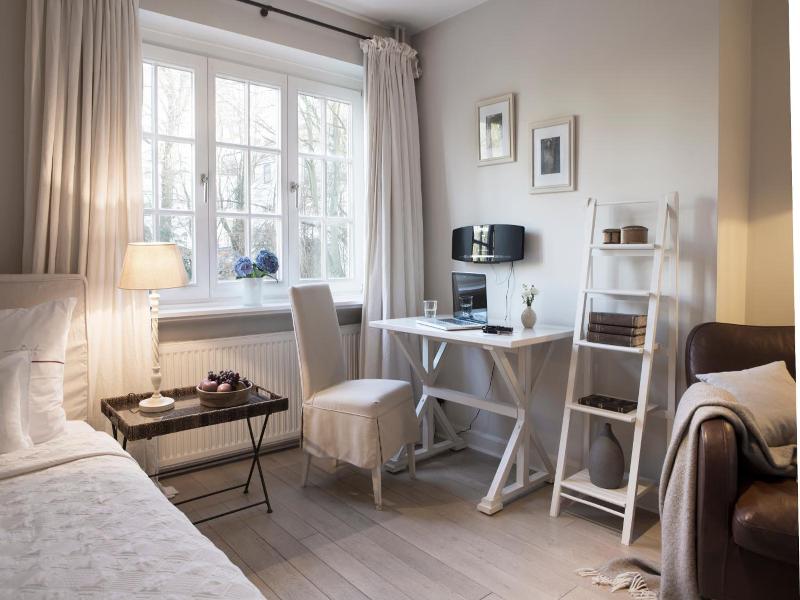 Von Deska Townhouses Ivy House image