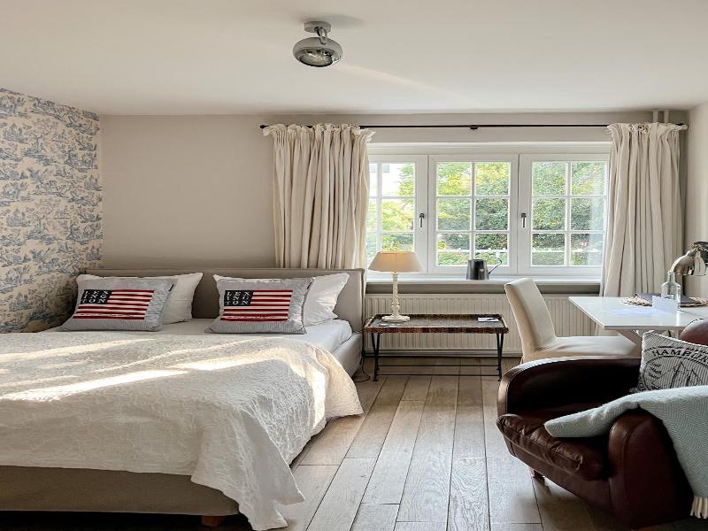 Von Deska Townhouses Ivy House image