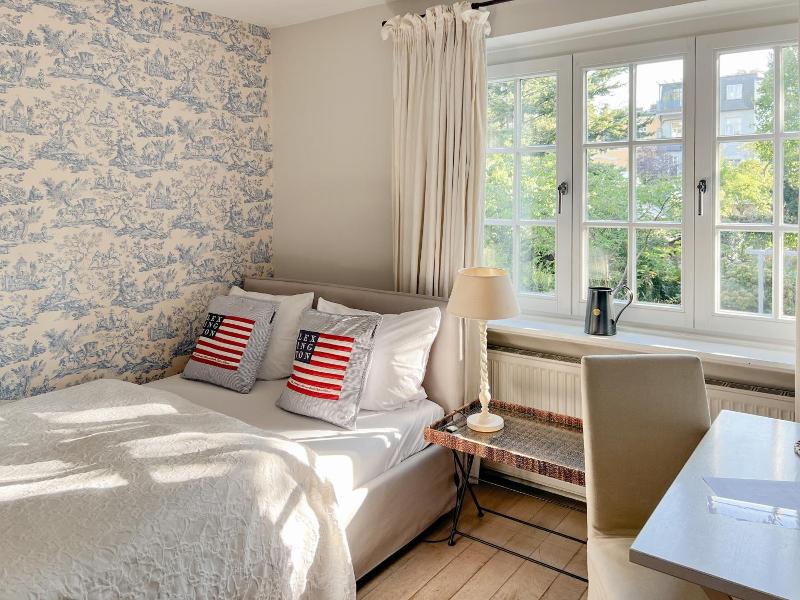 Von Deska Townhouses Ivy House image