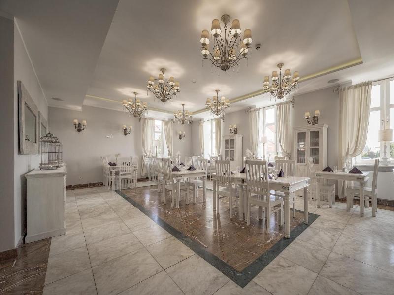 Orient Palace image