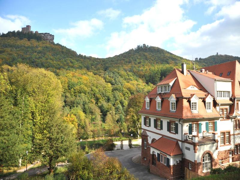 Jugendstilhotel Trifels image