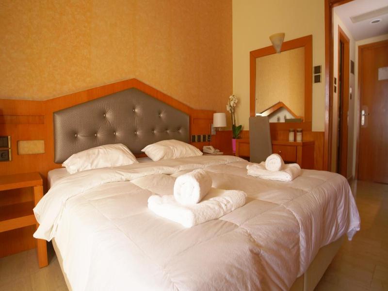 Antikyra Beach Hotel image