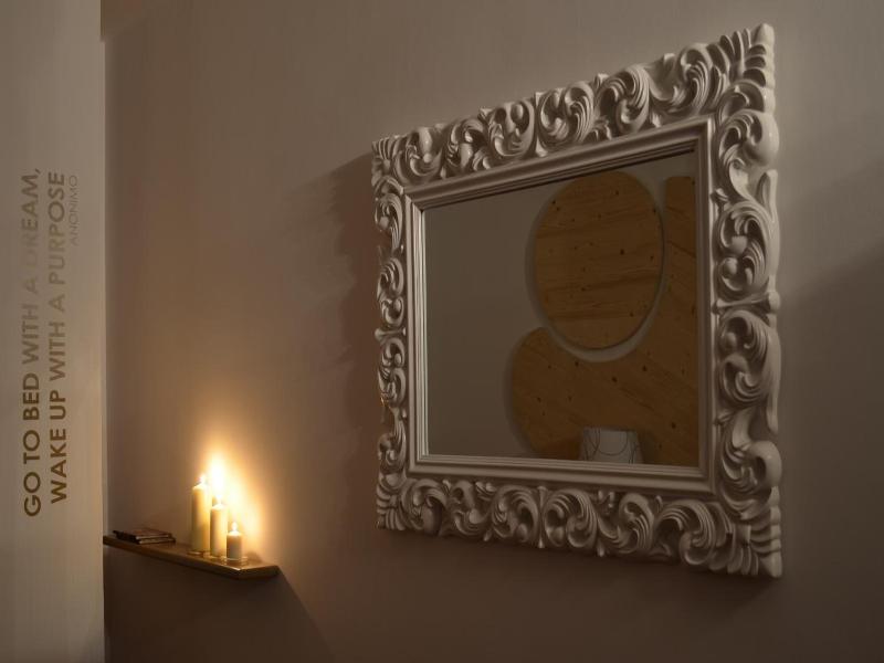 Angelina Urban Lodge image