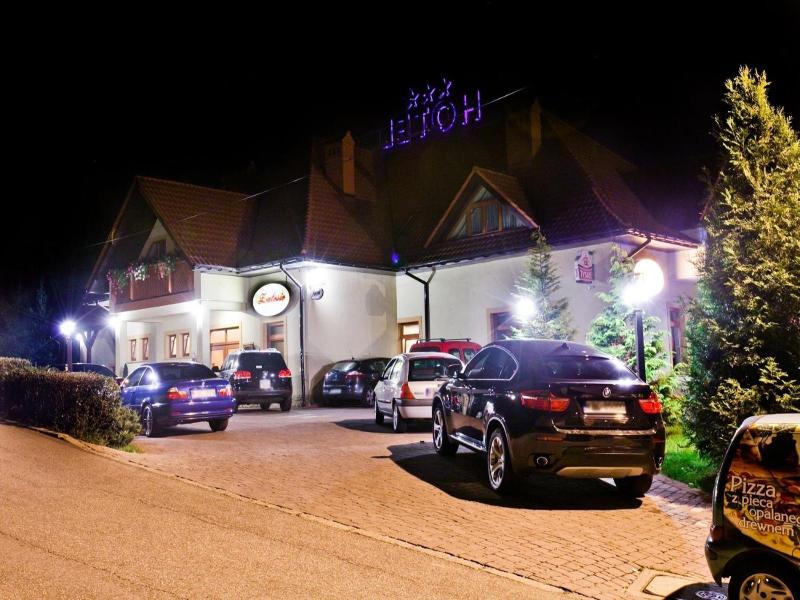 Hotel Zalesie image