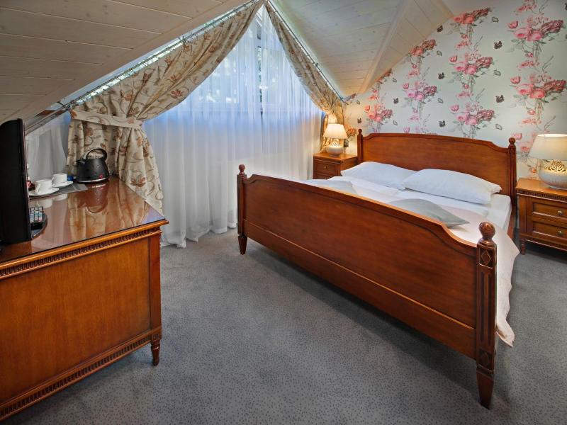 Hotel Zalesie image