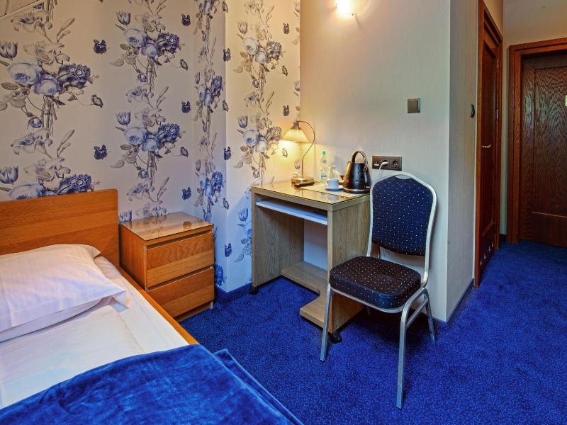 Hotel Zalesie image