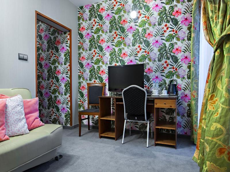 Hotel Zalesie image