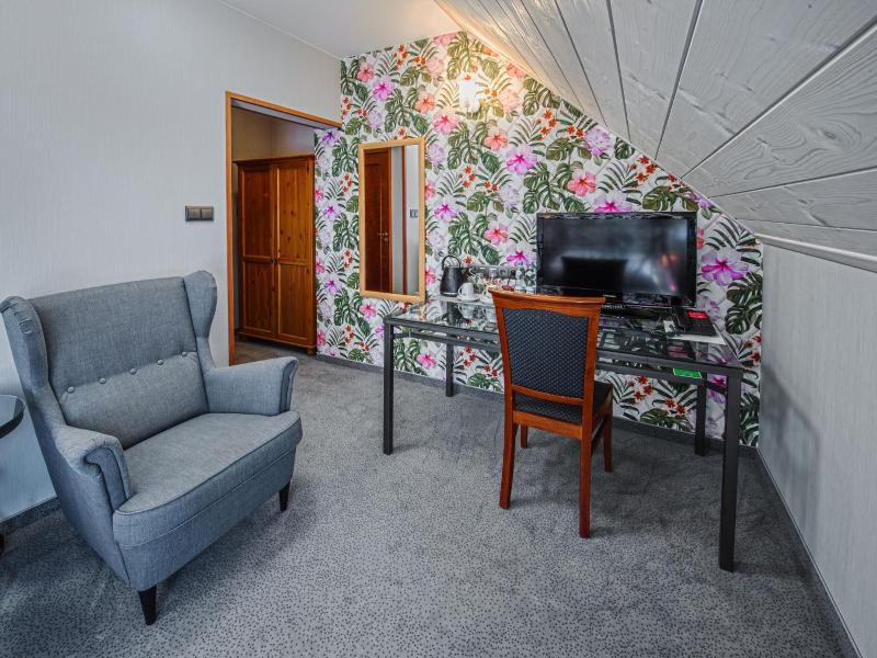Hotel Zalesie image