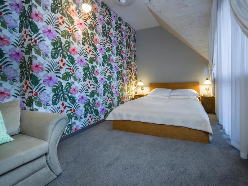 Hotel Zalesie image