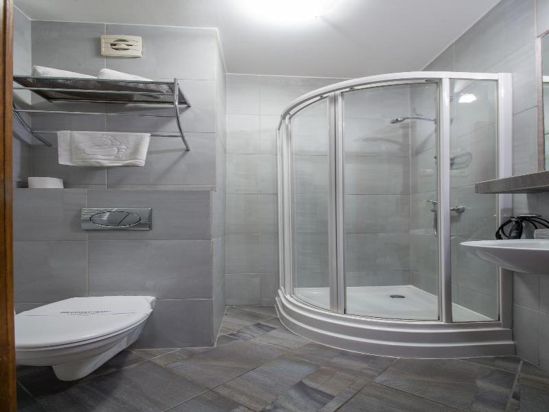 Hotel Zalesie image