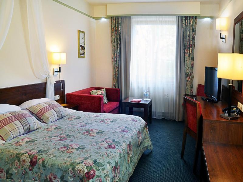 Ahotel image