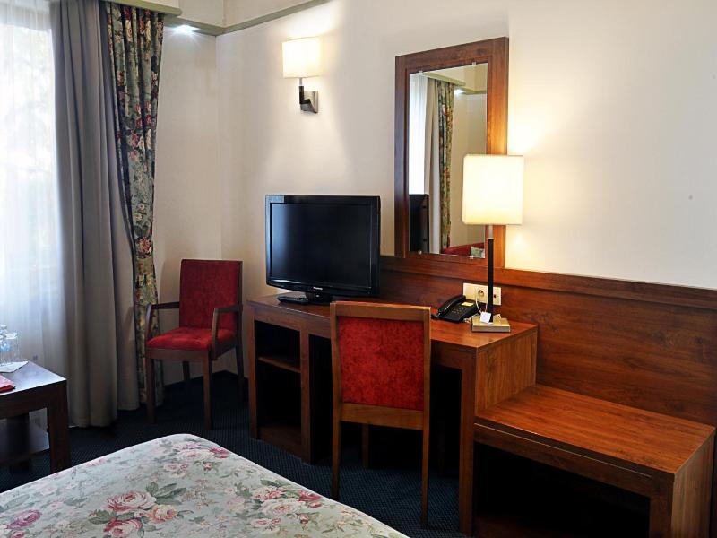 Ahotel image