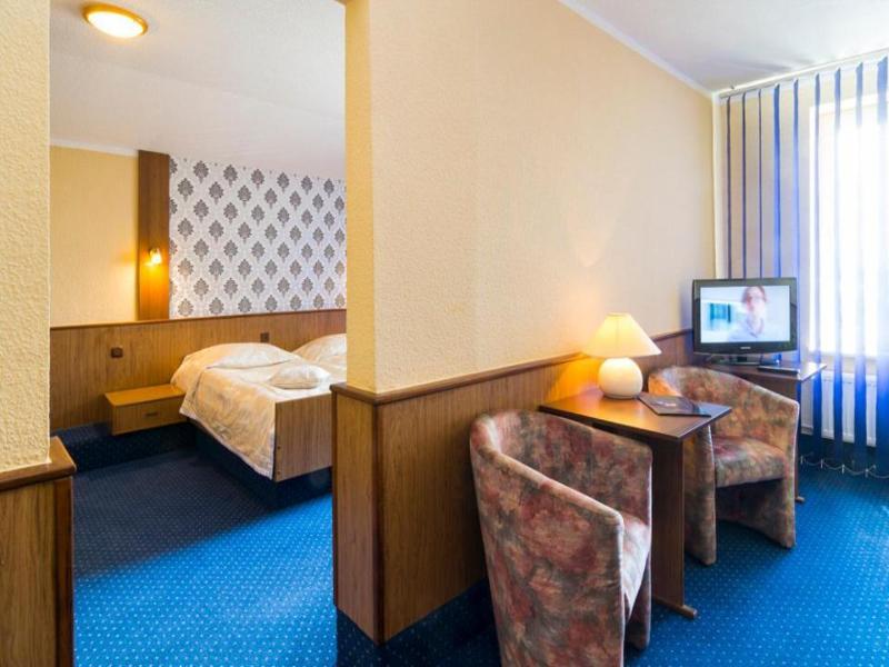 Hotel Victoria image