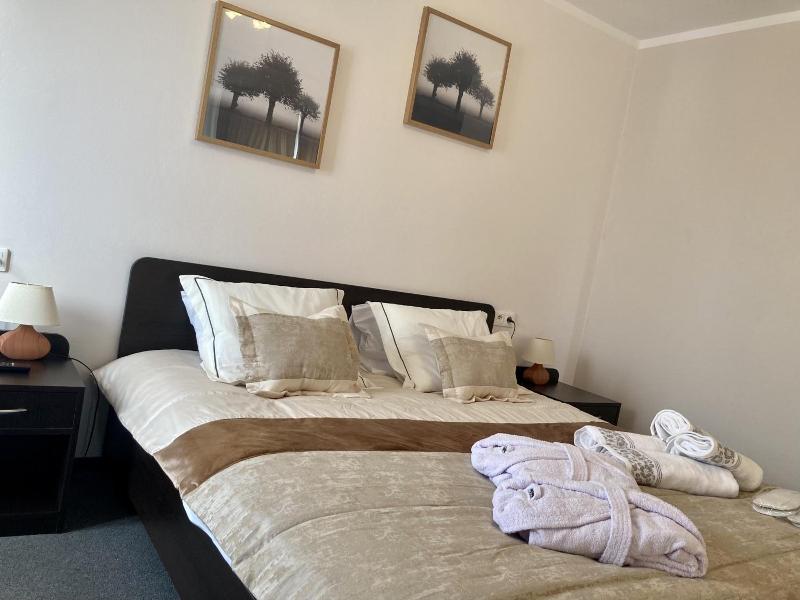 Hotel Solec image