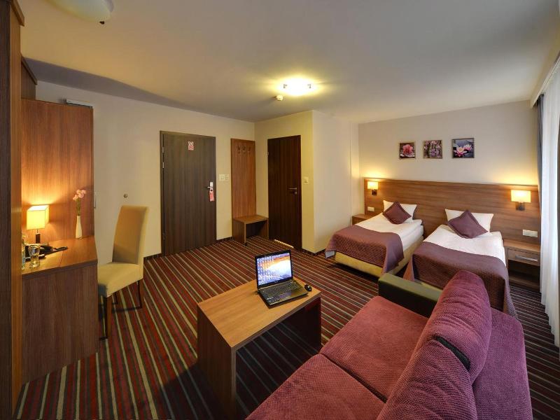 Hotel Camelot image